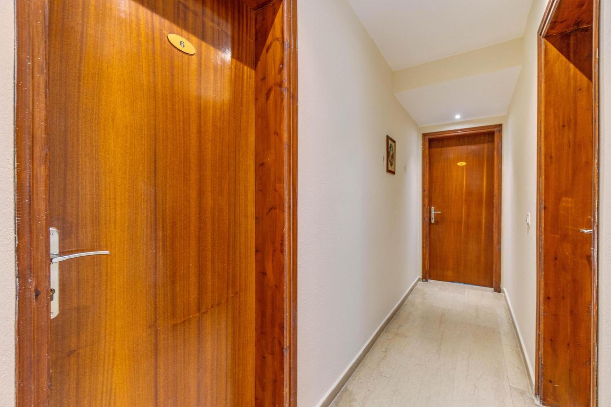 Angela Hotel & Apartments Гувия Екстериор снимка