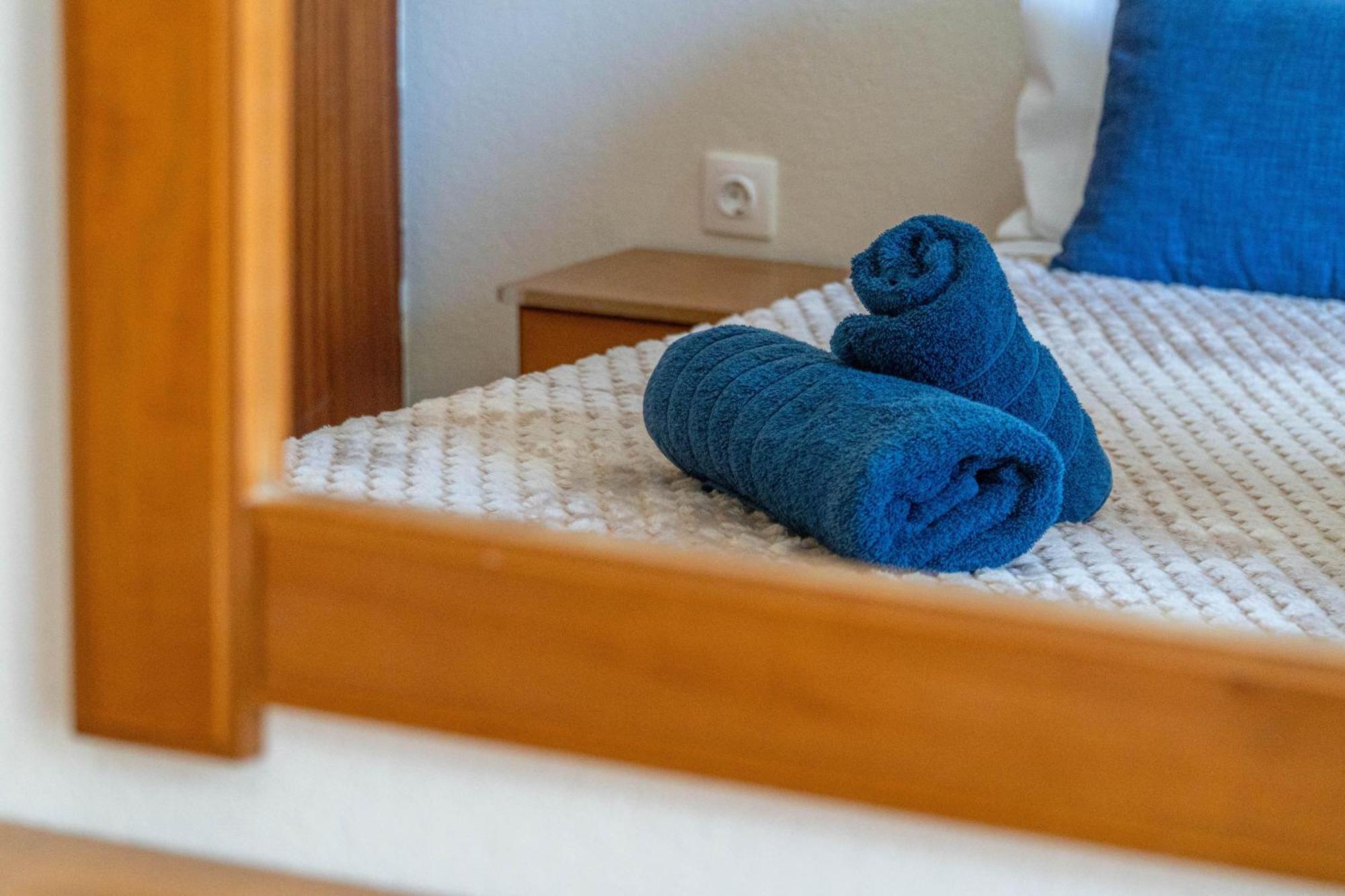 Angela Hotel & Apartments Гувия Екстериор снимка