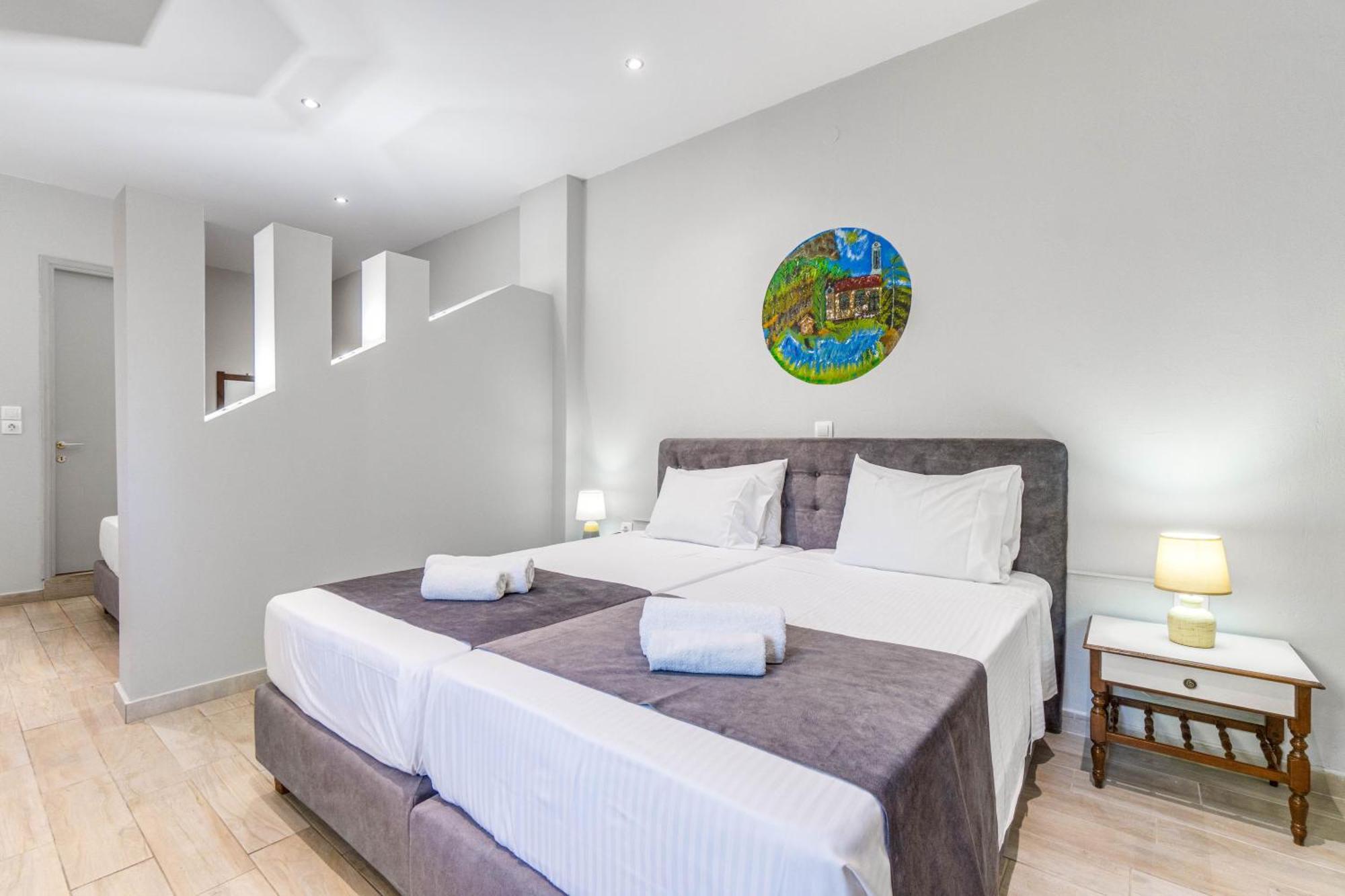 Angela Hotel & Apartments Гувия Екстериор снимка